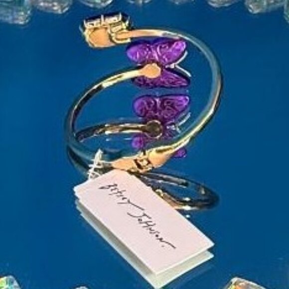 NEW BETSEY JOHNSON PURPLE BUTTERFLY & IRIDESCENT JEWEL GEM TYPE HINGED BRACELET - Picture 4 of 13